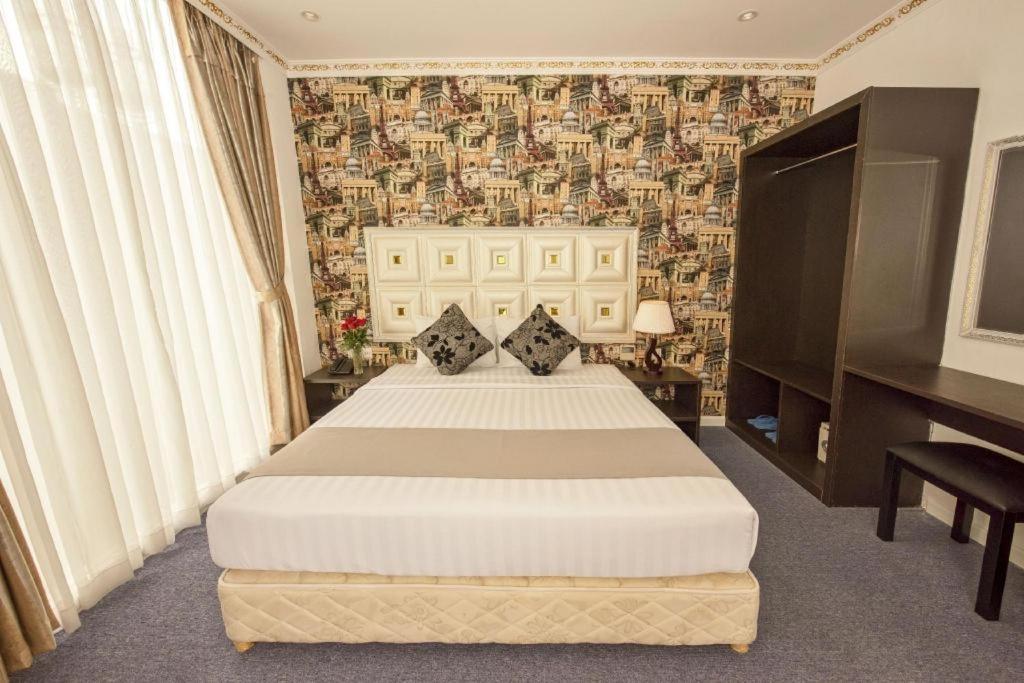 Golden Crown Hotel Saigon Ho Chi Minh City Bagian luar foto